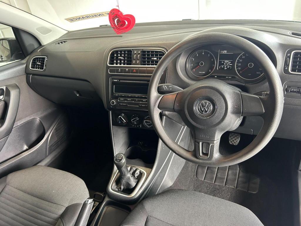 VOLKSWAGEN POLO