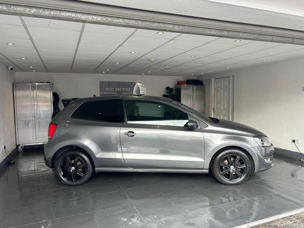 VOLKSWAGEN POLO