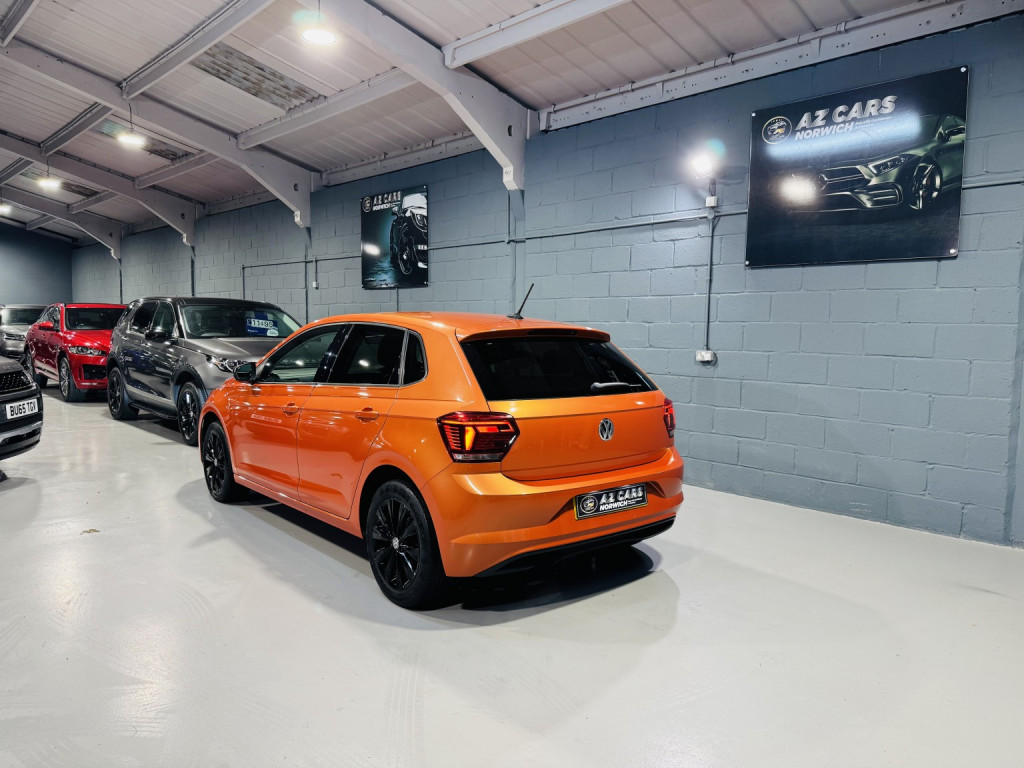 VOLKSWAGEN POLO