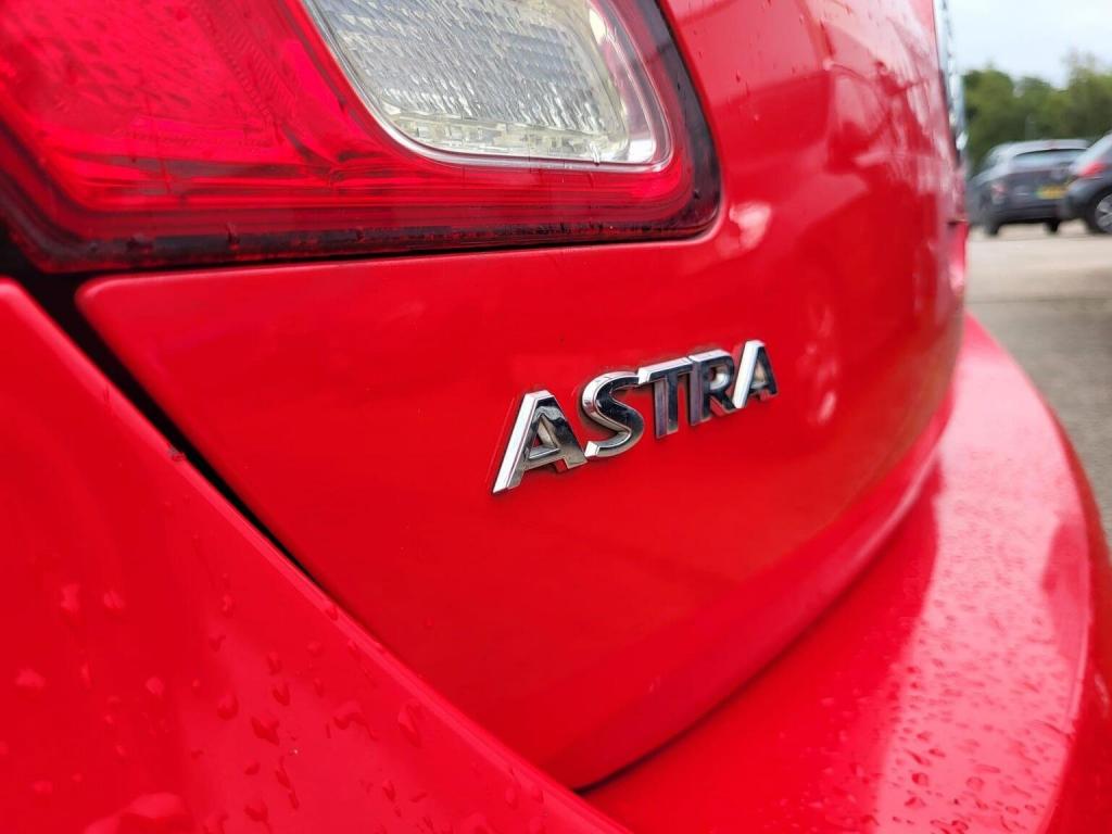 VAUXHALL ASTRA