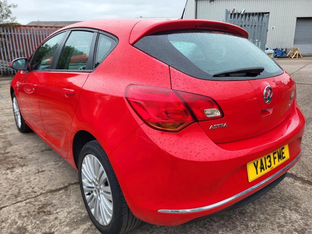 VAUXHALL ASTRA