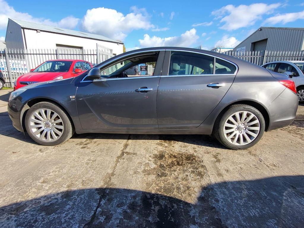 VAUXHALL INSIGNIA