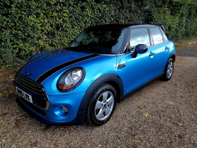 MINI HATCH