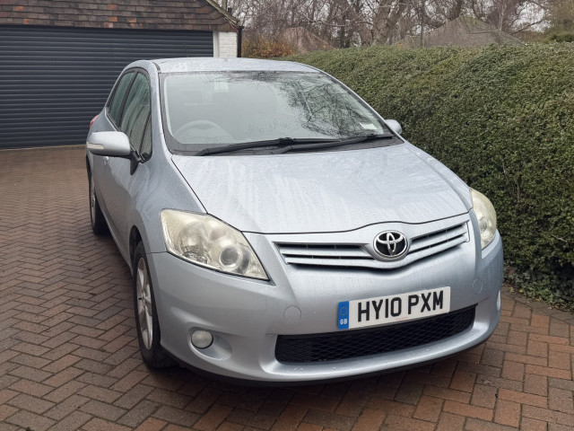 TOYOTA AURIS 1.3 VVT-i TR