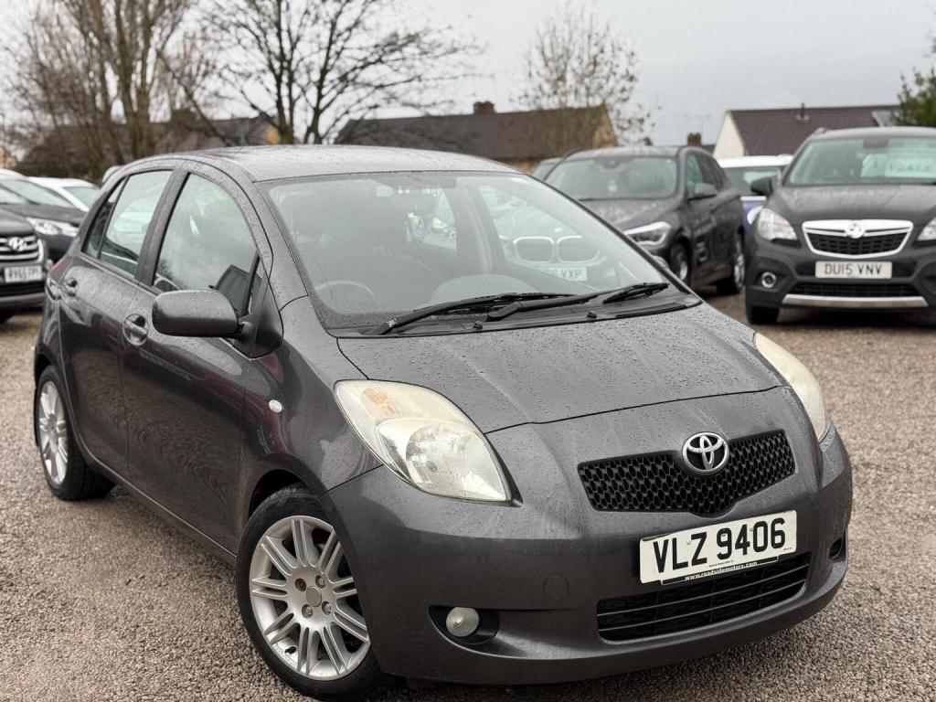 TOYOTA YARIS 1.3 VVT-i SR 5dr