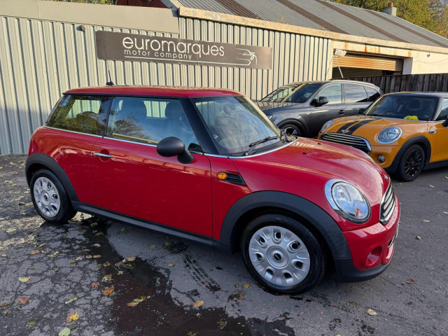 MINI HATCH