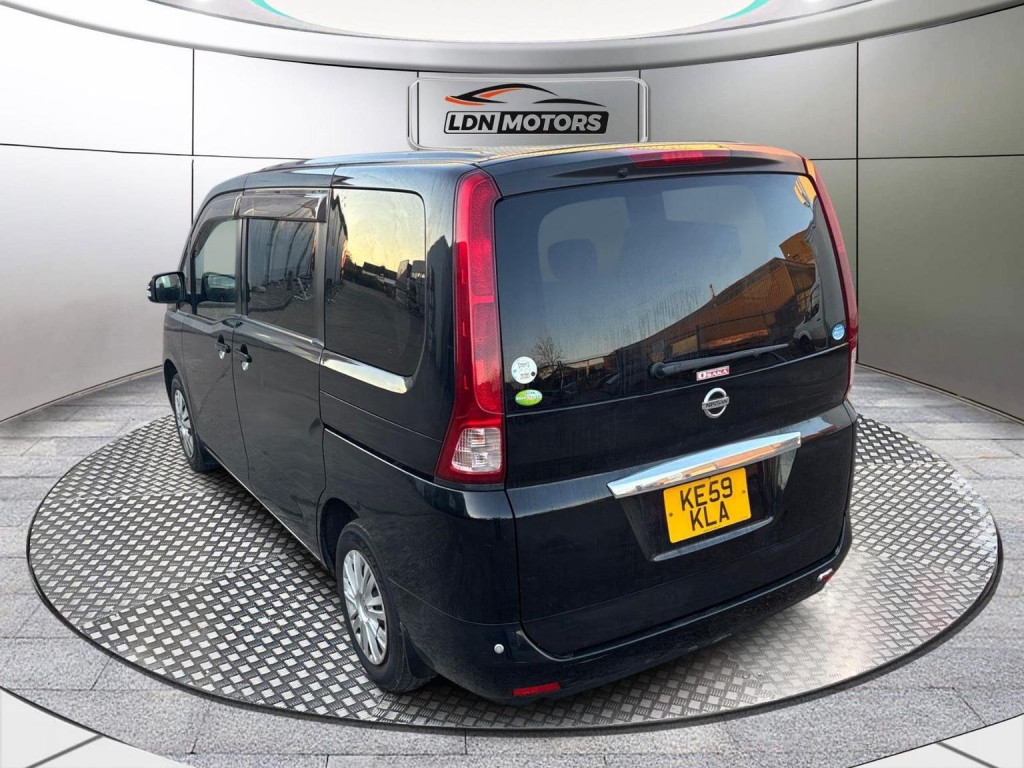 NISSAN SERENA