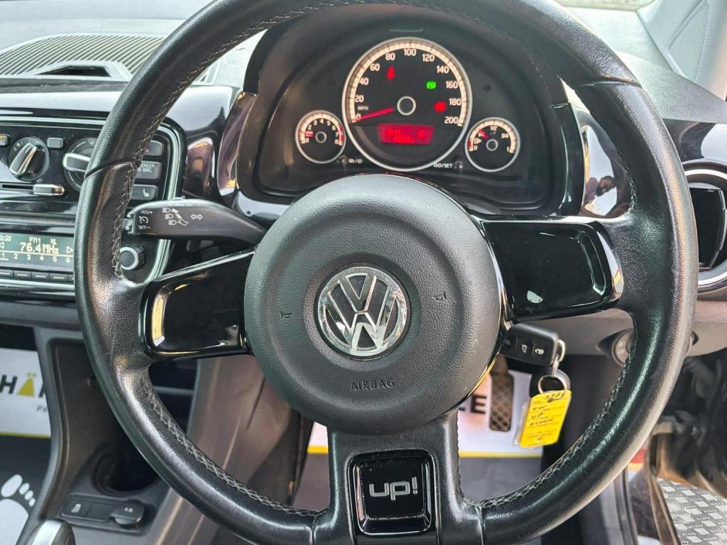 VOLKSWAGEN UP