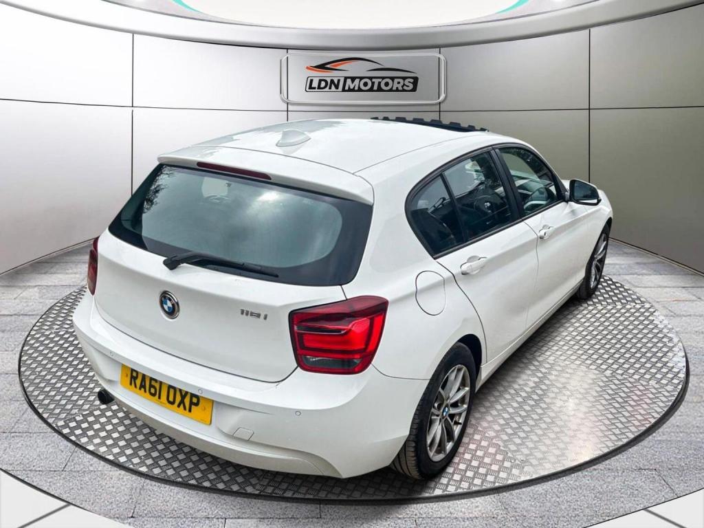BMW 1 SERIES
