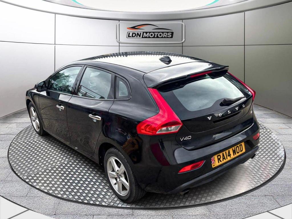 VOLVO V40