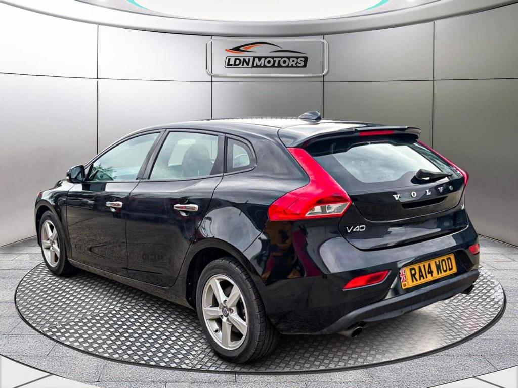 VOLVO V40