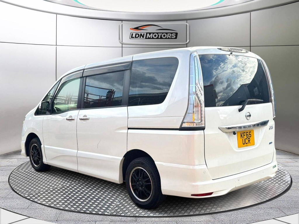 NISSAN SERENA