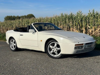 PORSCHE 944