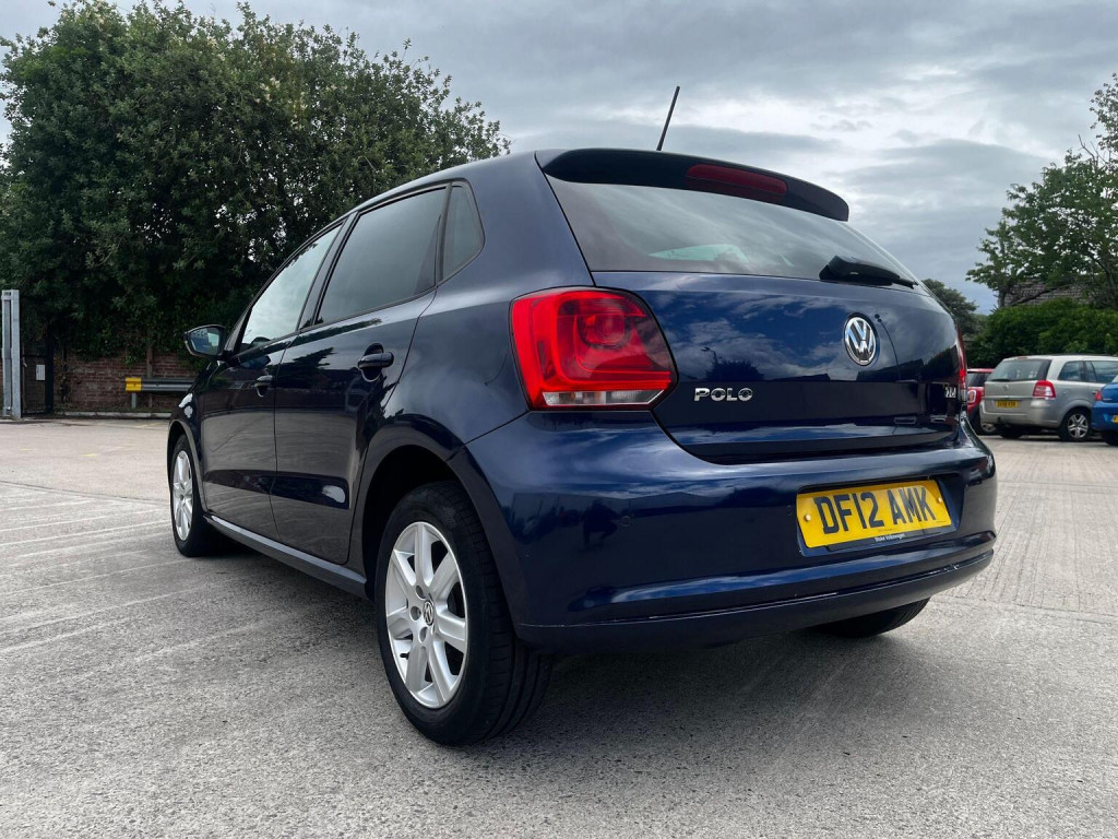 VOLKSWAGEN POLO