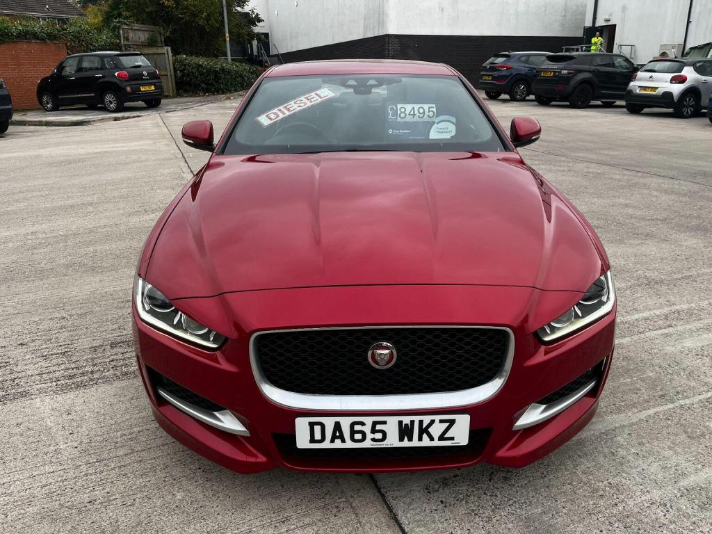 JAGUAR XE