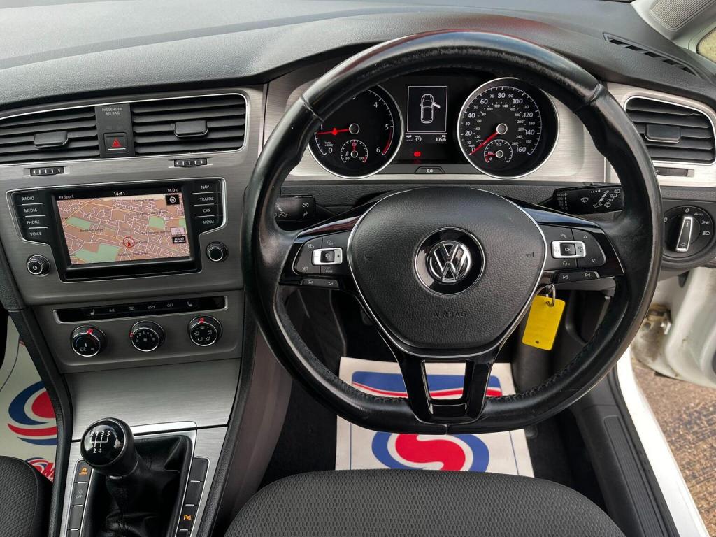VOLKSWAGEN GOLF