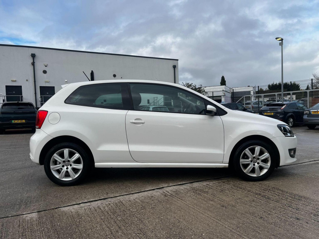 VOLKSWAGEN POLO