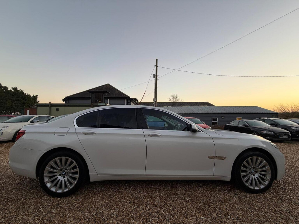 BMW 7 SERIES