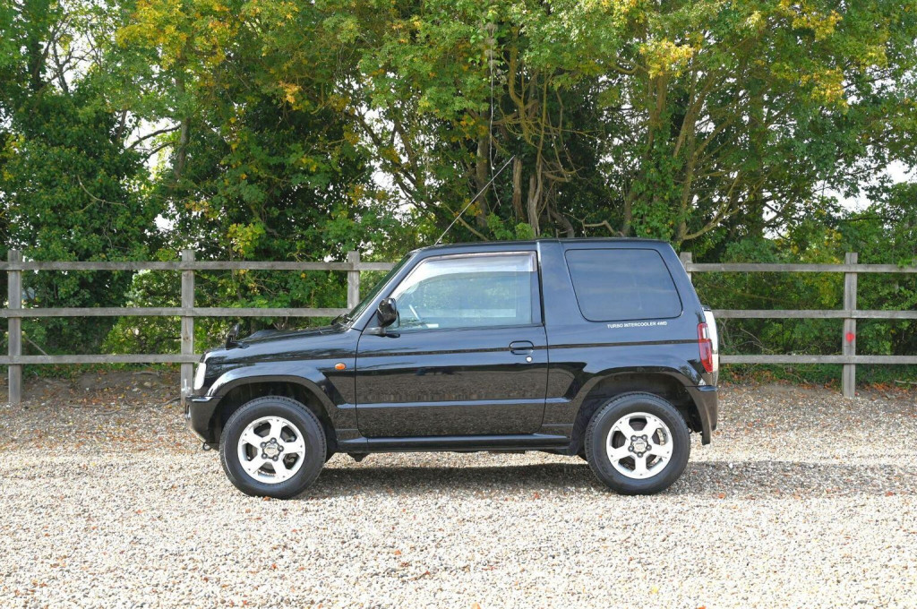 MITSUBISHI PAJERO