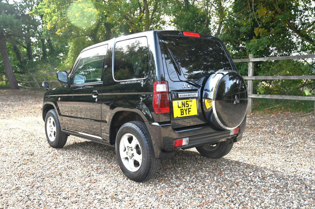 MITSUBISHI PAJERO