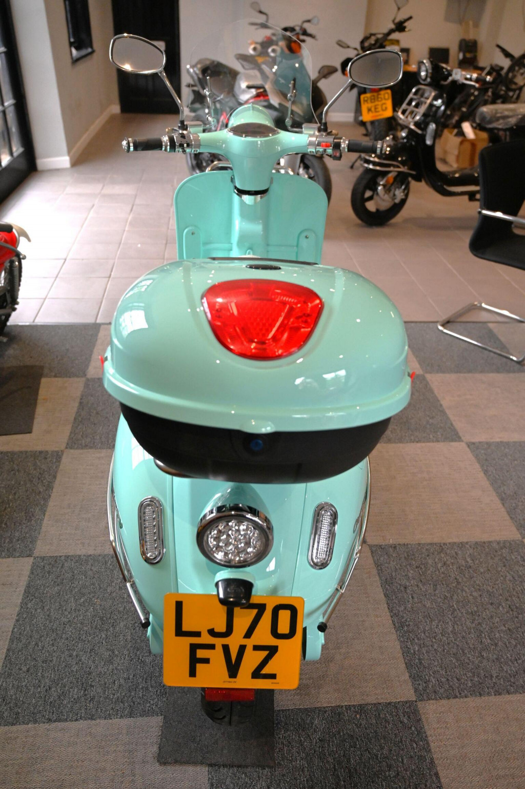 GOLDEN LION EV 2000