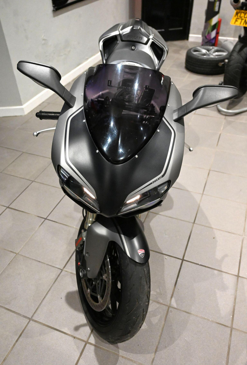DUCATI 848