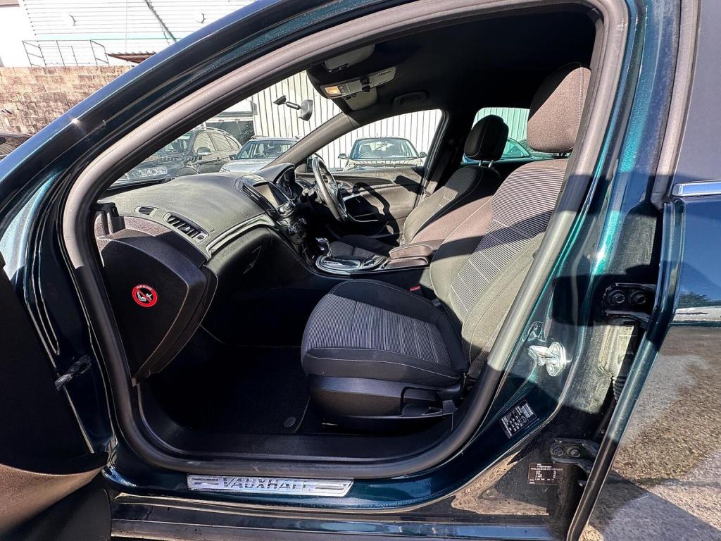 VAUXHALL INSIGNIA