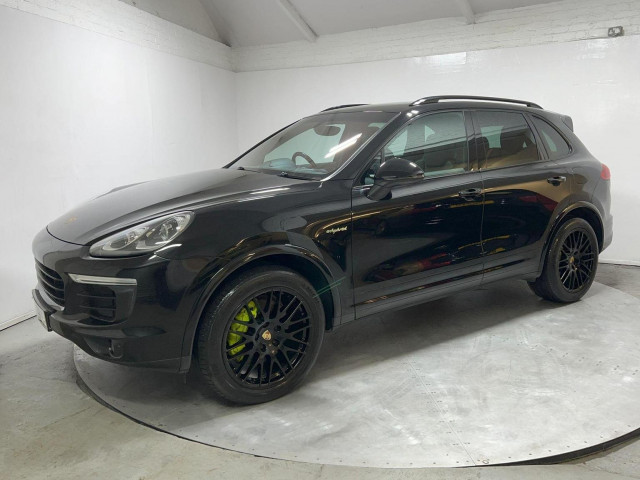 PORSCHE