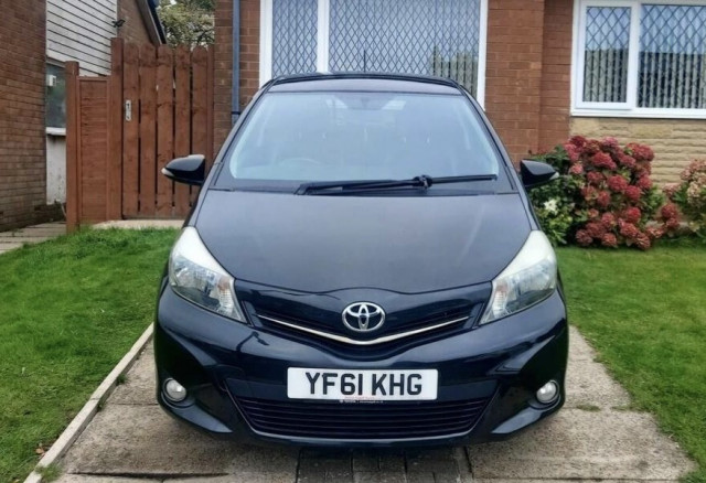 TOYOTA YARIS 1.3 Dual VVT-i SR