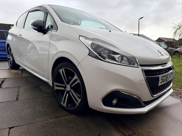PEUGEOT 208 1.2 PureTech GT Line