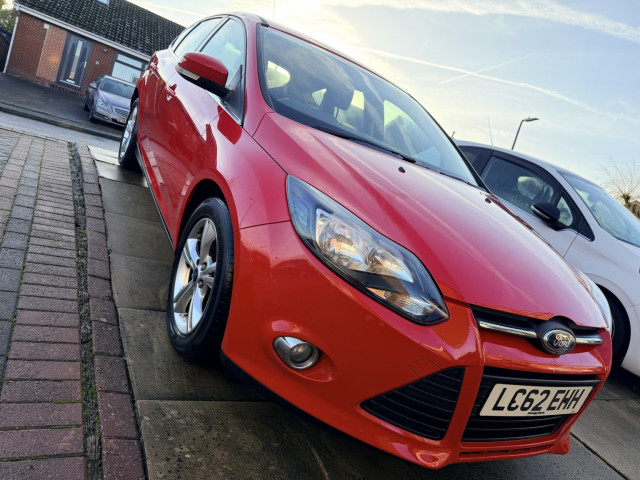 FORD FOCUS 1.0 T EcoBoost Zetec
