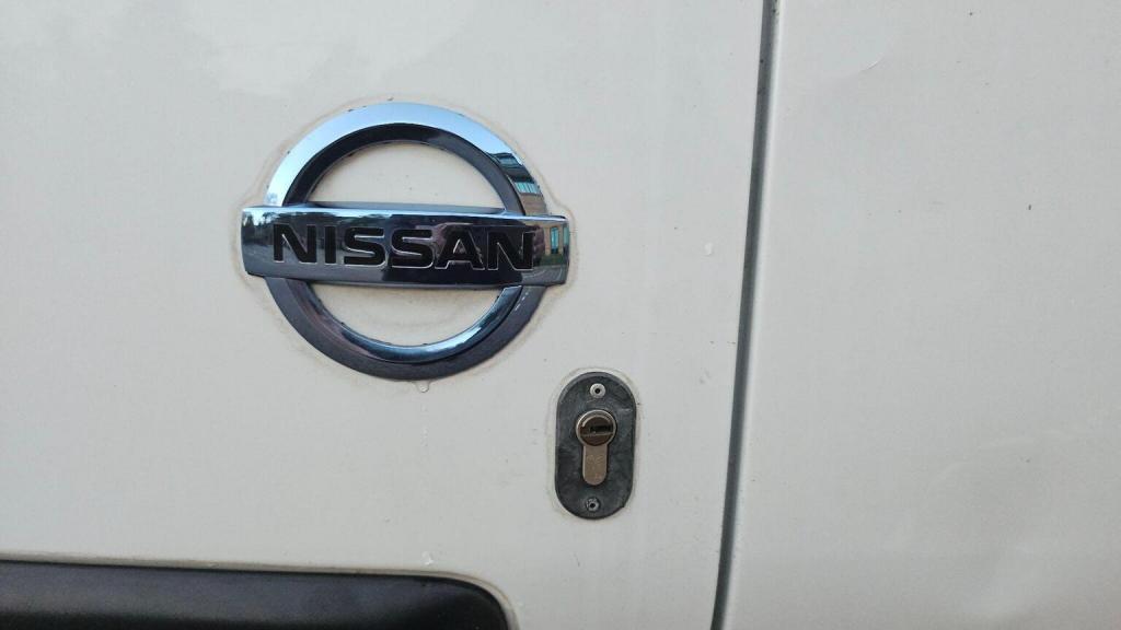 NISSAN E-NV200
