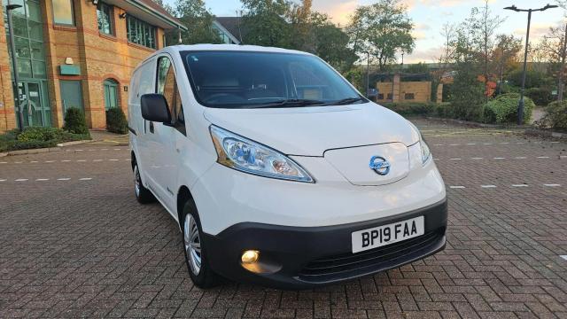 NISSAN E-NV200