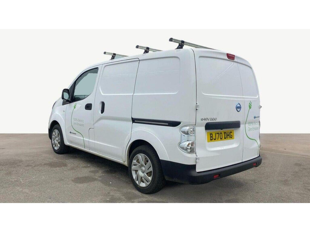 NISSAN E-NV200