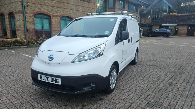 NISSAN E-NV200
