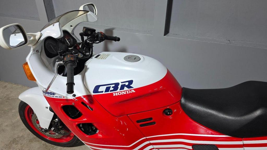 HONDA CBR1000F