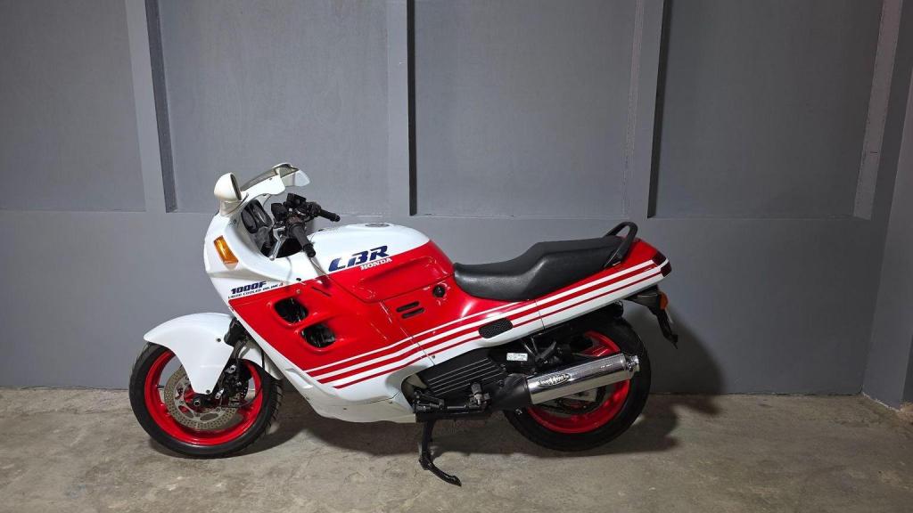 HONDA CBR1000F