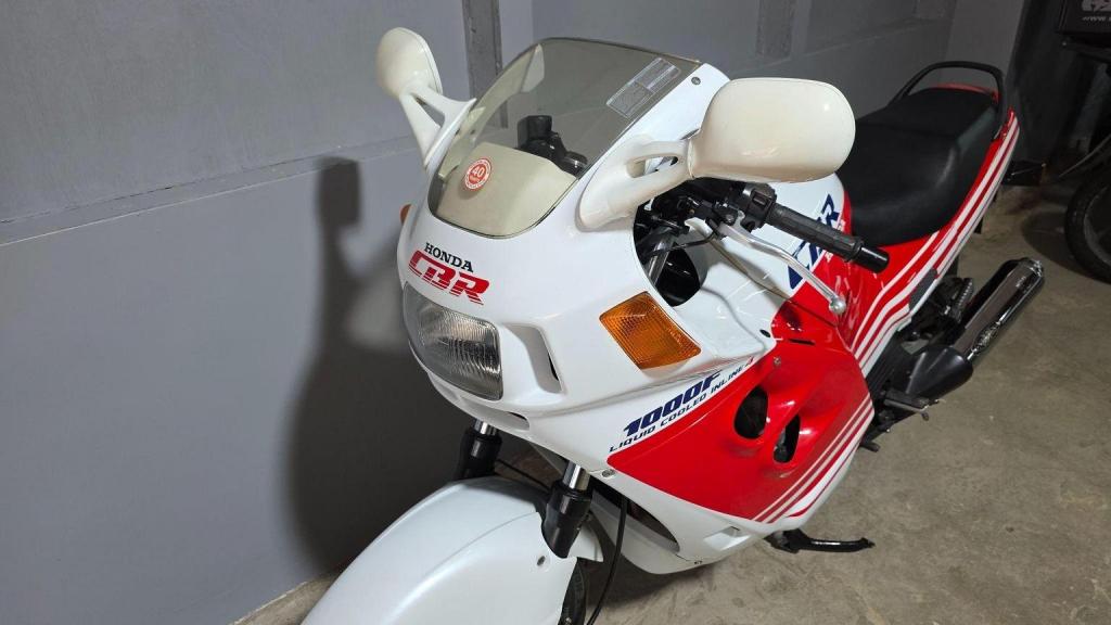 HONDA CBR1000F