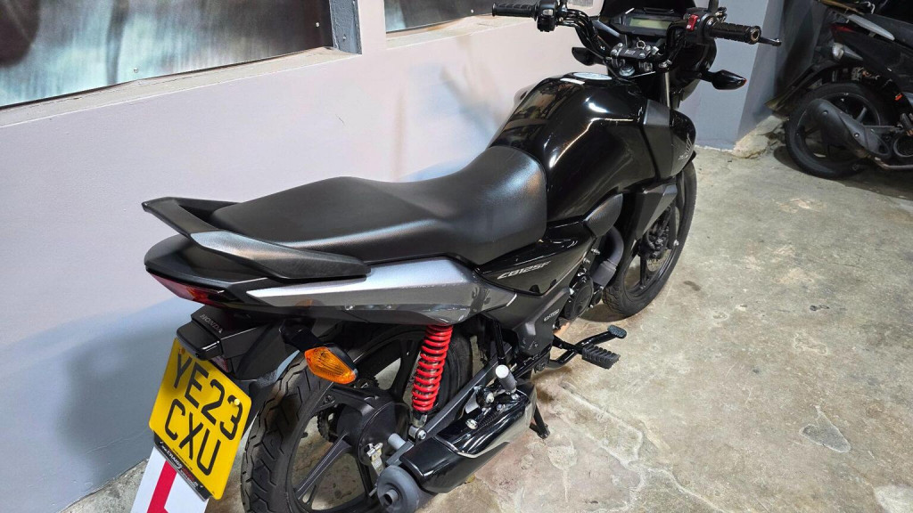 HONDA CB125F