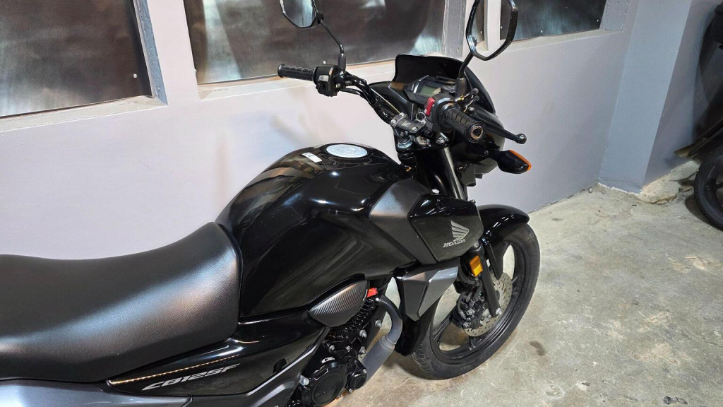 HONDA CB125F