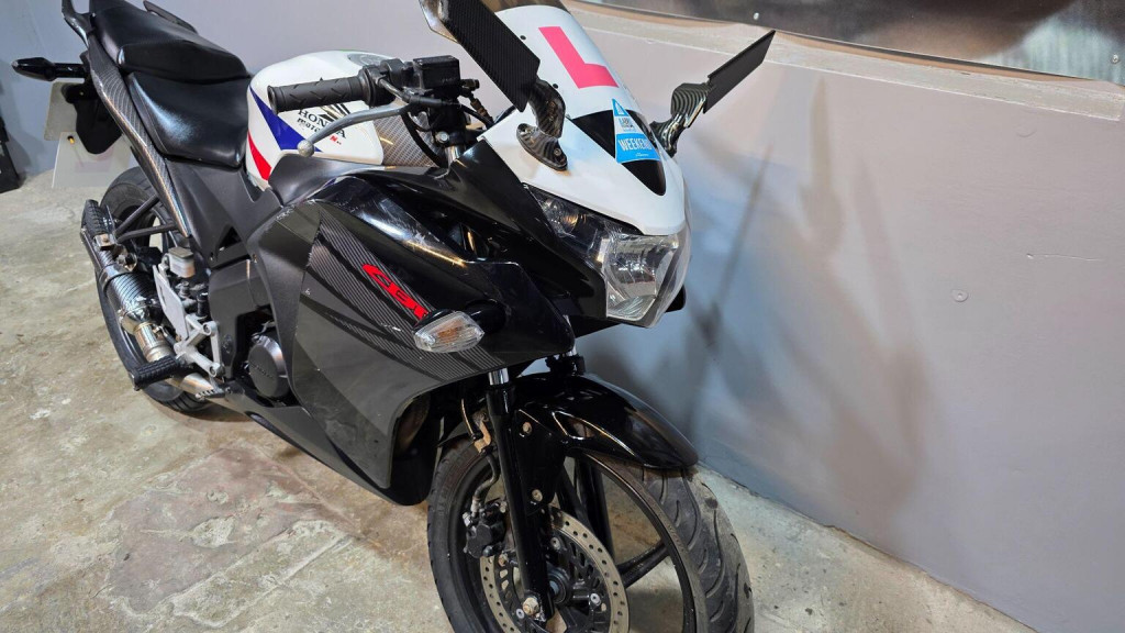 HONDA CBR125R