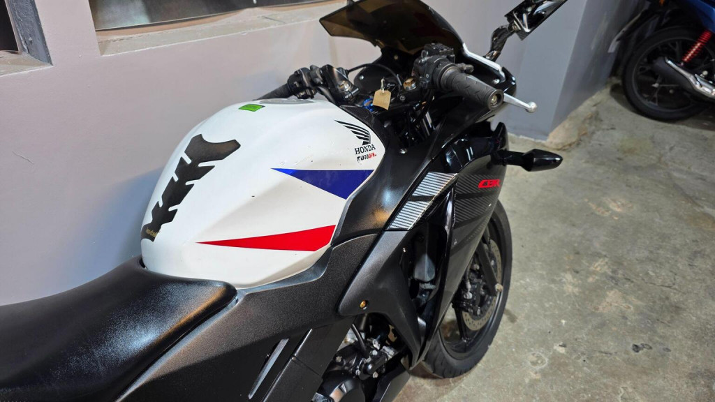 HONDA CBR125R