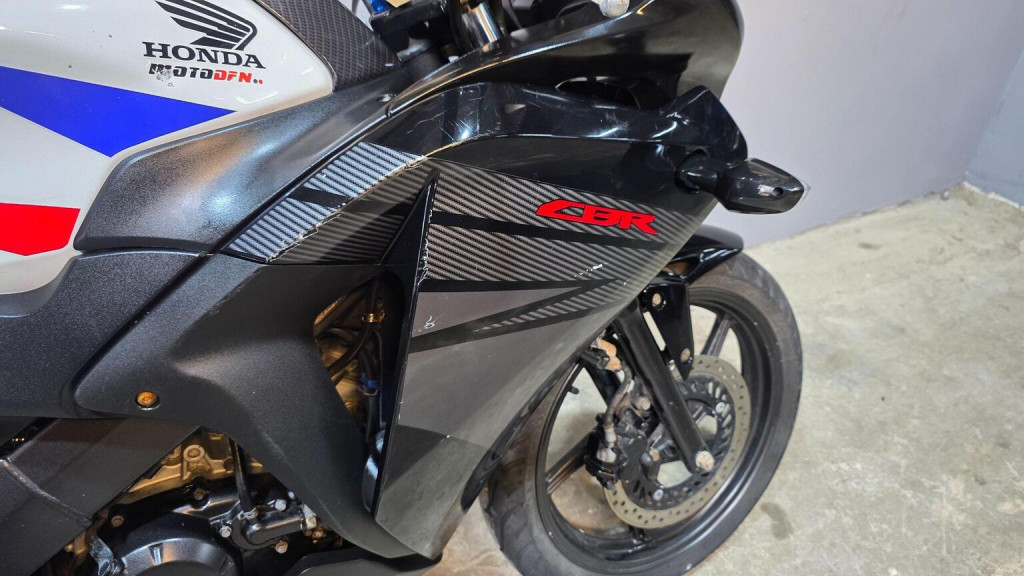 HONDA CBR125R
