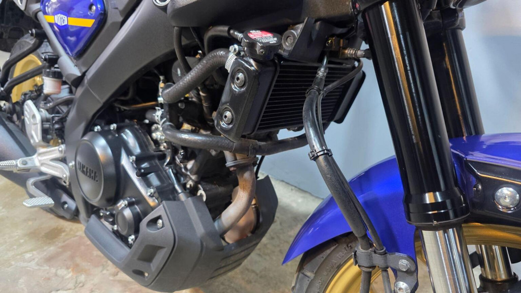 YAMAHA 