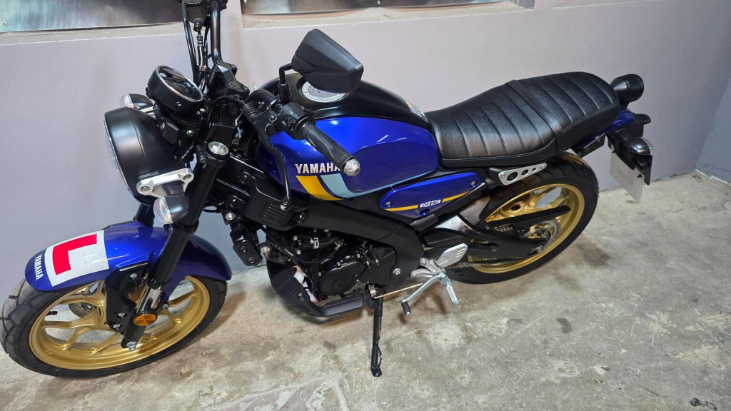 YAMAHA 