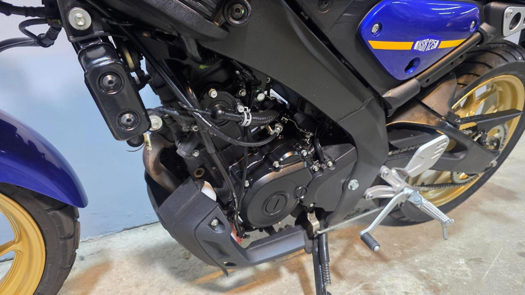 YAMAHA 
