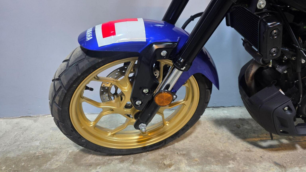 YAMAHA 