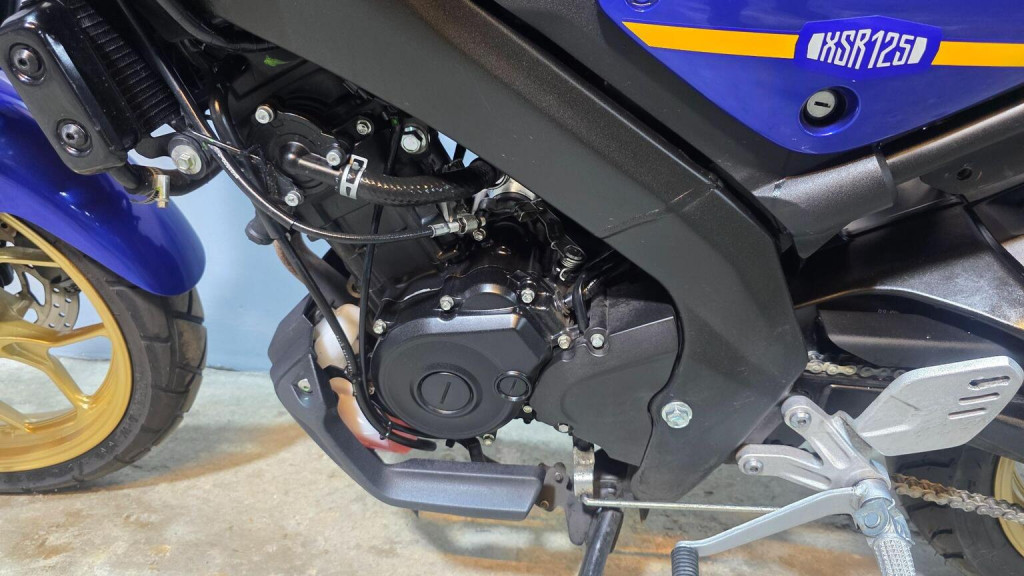YAMAHA 
