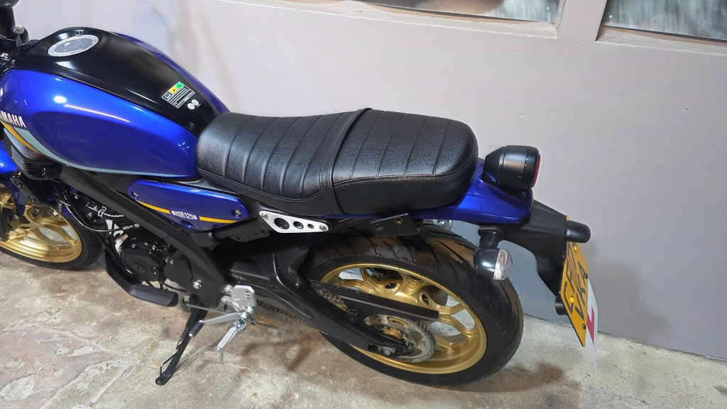 YAMAHA 