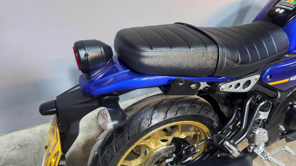 YAMAHA 